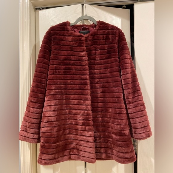 EUC Sam Edelman mid length faux fur coat, XS - Picture 6 of 7